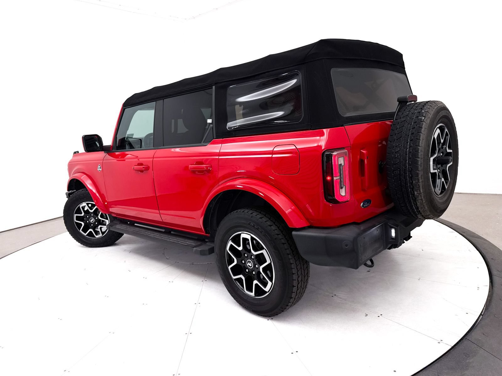 Used 2021 Ford Bronco Outer Banks AWD/4WD image 2