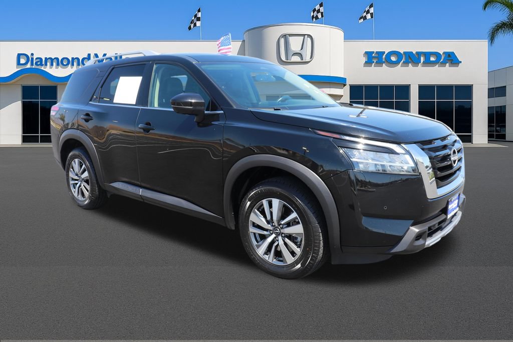 Used 2023 Nissan Pathfinder SL