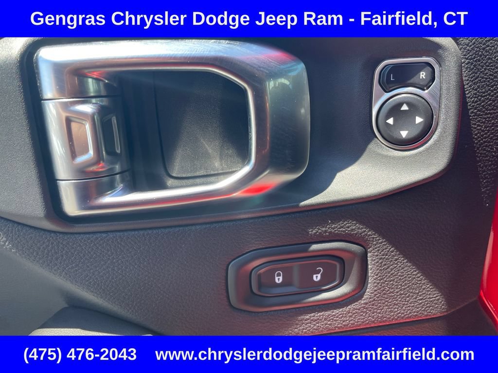 Certified 2025 Jeep Wrangler Unlimited Sahara AWD/4WD image 37