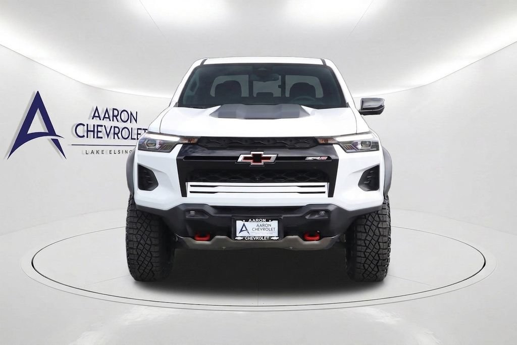 Used 2024 Chevrolet Colorado ZR2 w/ Technology Package AWD/4WD image 2