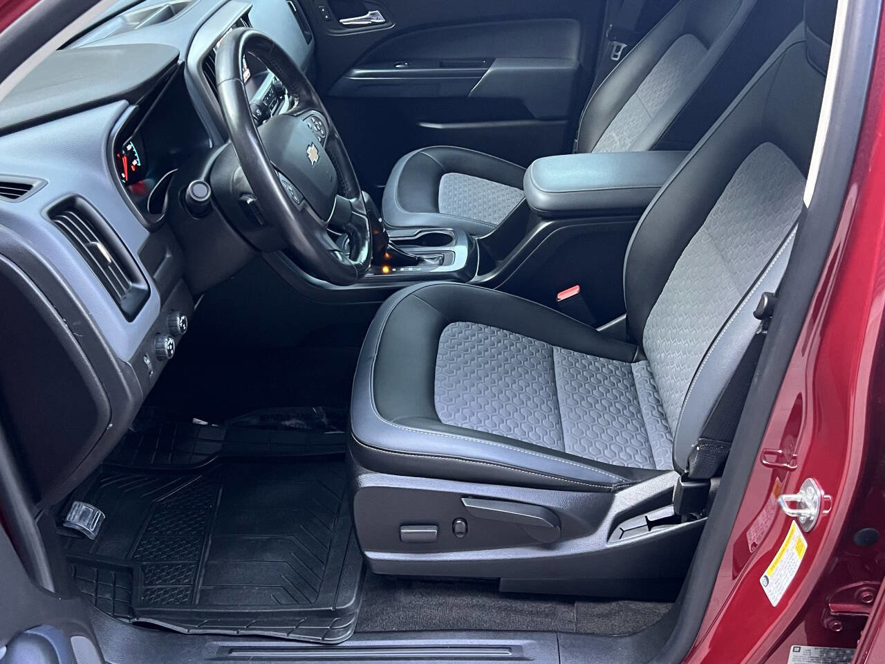 Used 2018 Chevrolet Colorado Z71 AWD/4WD image 17