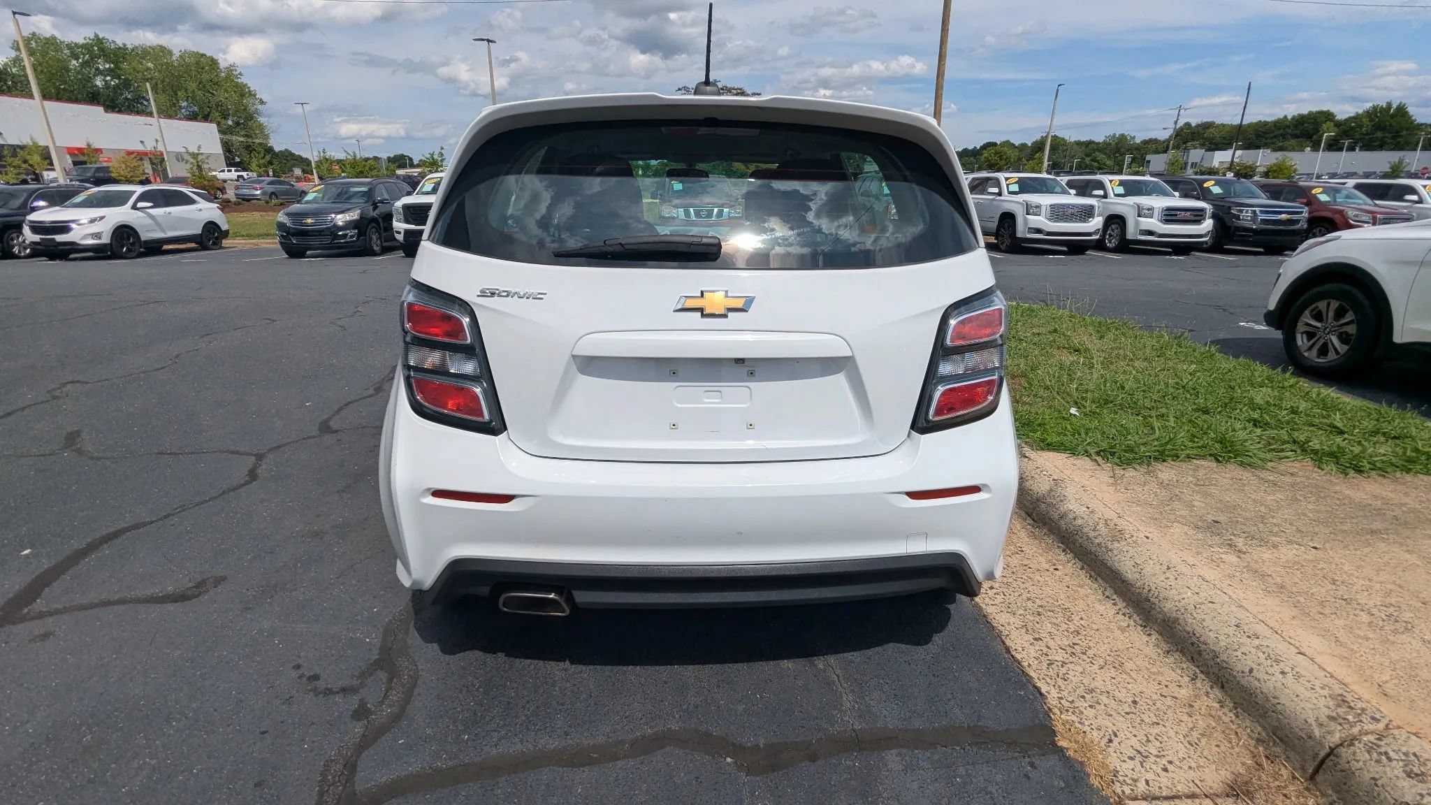 Used 2017 Chevrolet Sonic LT FWD image 6