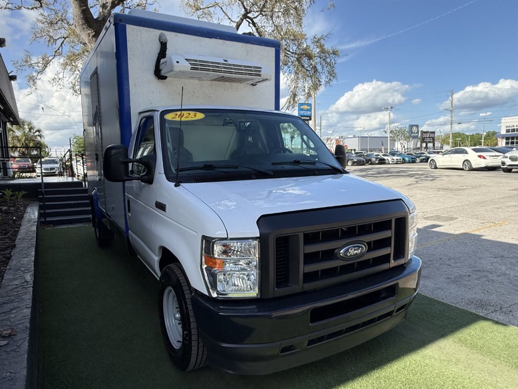 Used 2023 Ford E-350 and Econoline 350 Super Duty w/ Power Windows & Locks Group RWD image 3