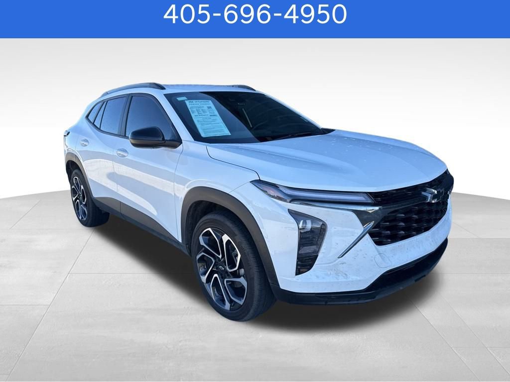 Used 2025 Chevrolet Trax RS w/ Driver Confidence Package video 2