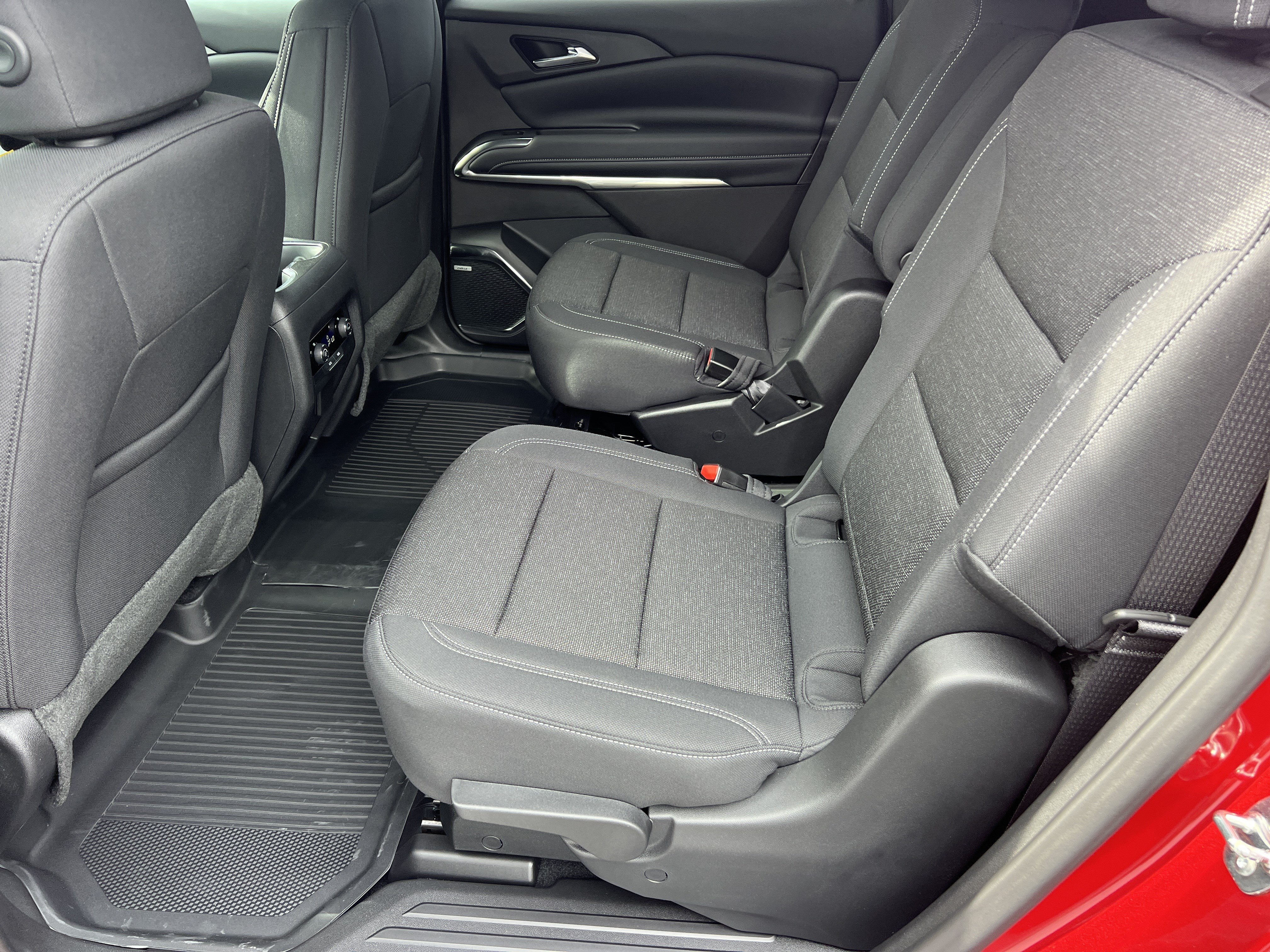 New 2027 Chevrolet Traverse LT w/ Enhanced Driving Package FWD image 16