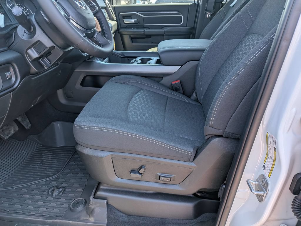 New 2026 RAM 2500 Big Horn AWD/4WD image 12