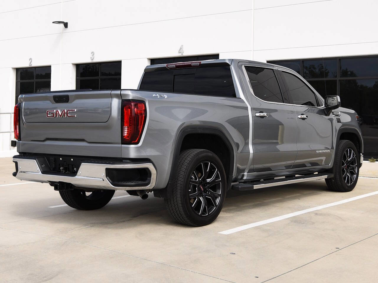 Used 2025 GMC Sierra 1500 SLT w/ SLT Premium Plus Package image 8