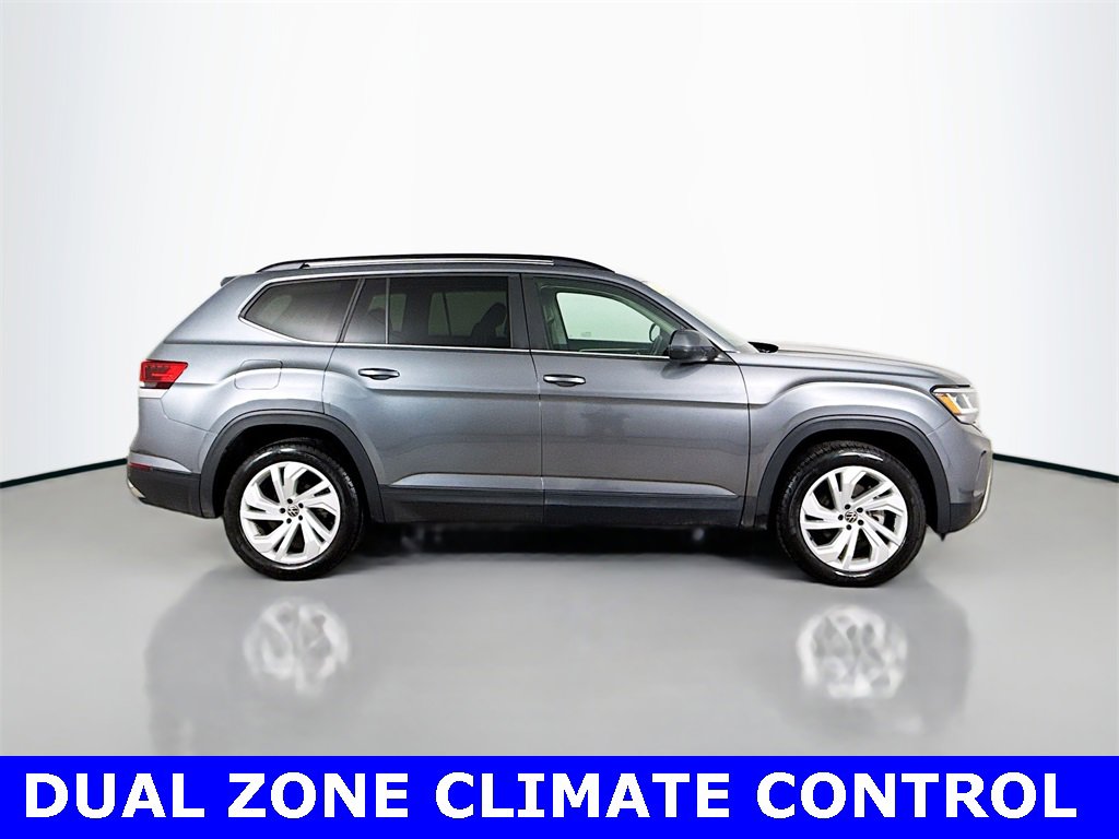 Used 2022 Volkswagen Atlas SE image 3