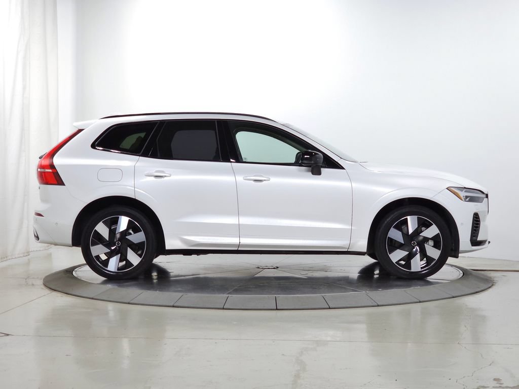 Used 2025 Volvo XC60 T8 Plus w/ Climate Package AWD/4WD image 11