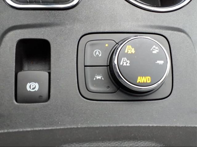 Used 2023 Chevrolet Traverse Premier w/ Redline Edition image 22