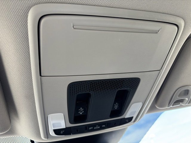 Certified 2025 Honda Pilot Touring image 21