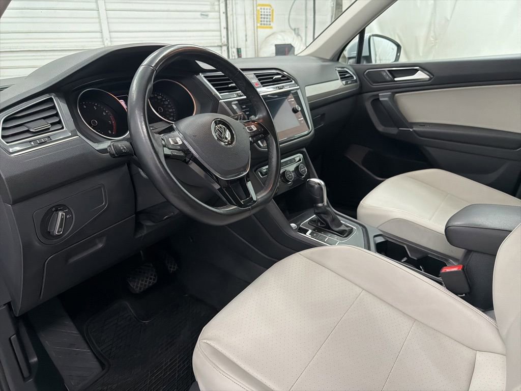 Used 2018 Volkswagen Tiguan SE FWD image 13