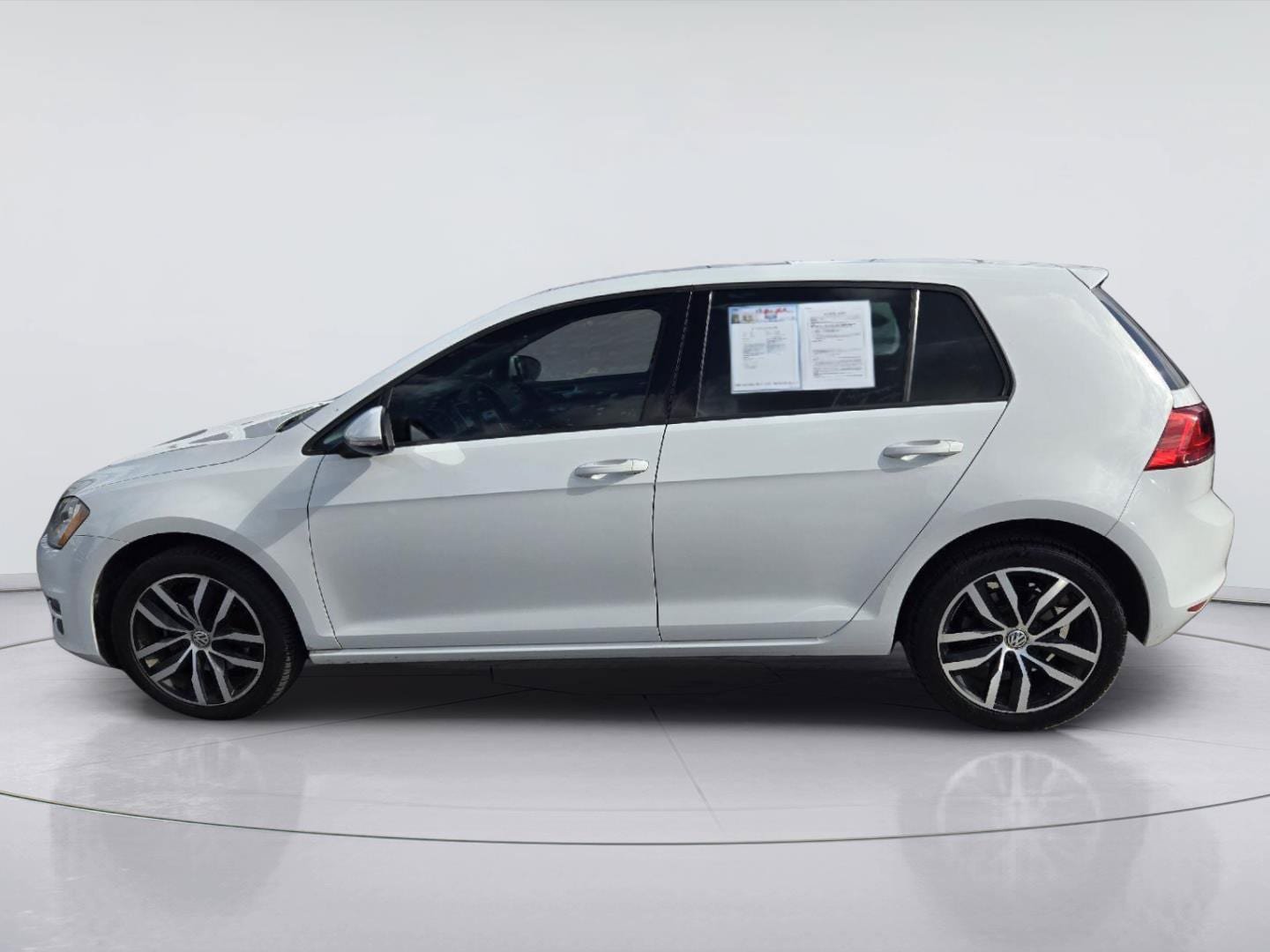 Used 2017 Volkswagen Golf SE FWD image 5