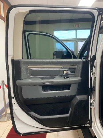 Used 2017 RAM 2500 SLT image 10