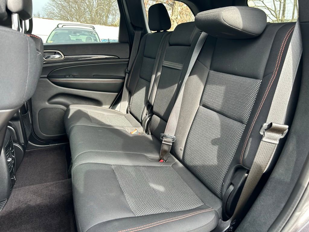 Used 2016 Jeep Grand Cherokee Laredo 75th Anniversary image 16