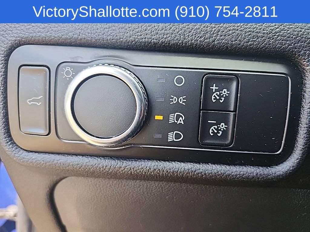 Used 2023 Ford Explorer XLT RWD image 14