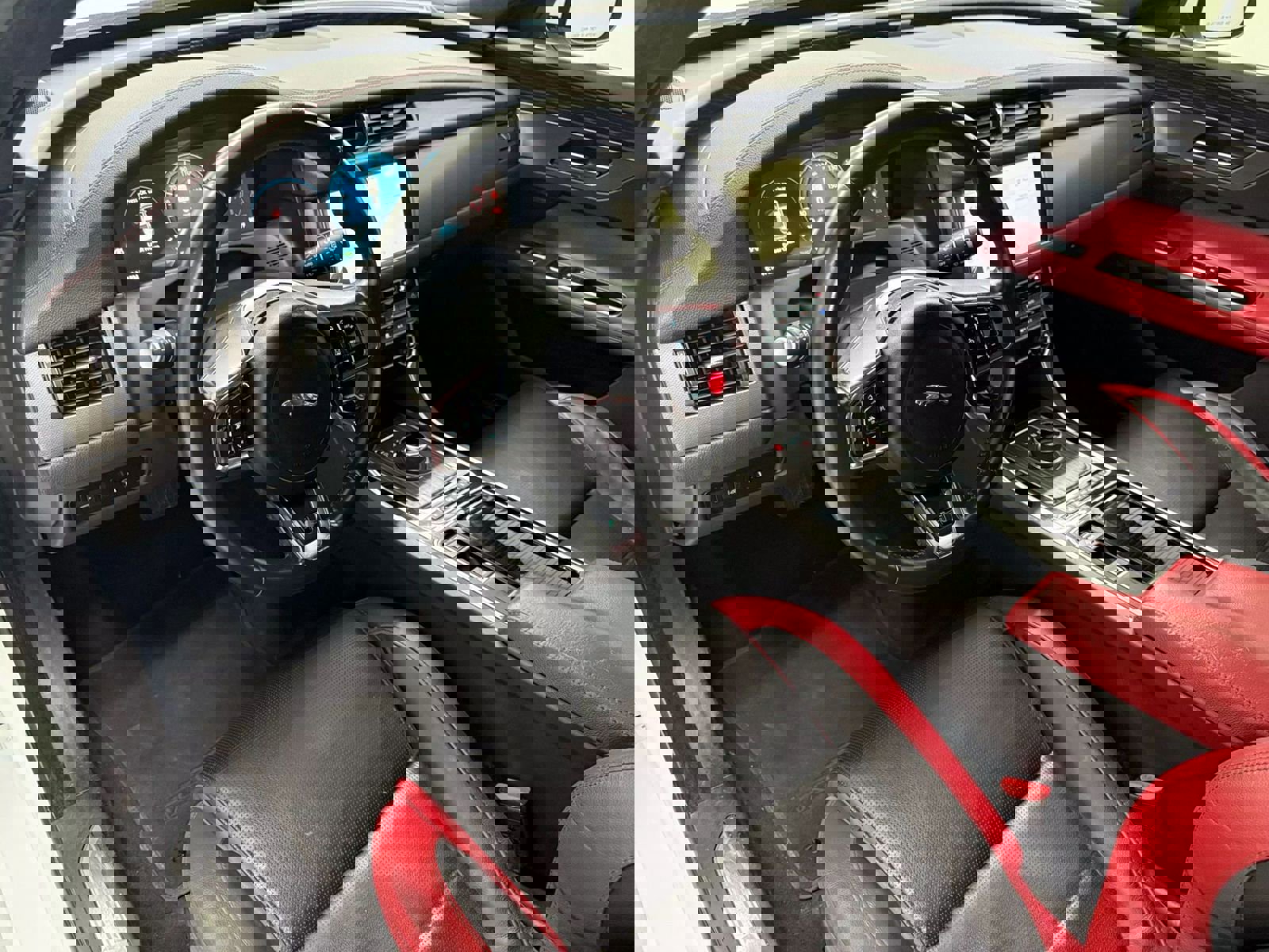 Used 2018 Jaguar XF S image 16