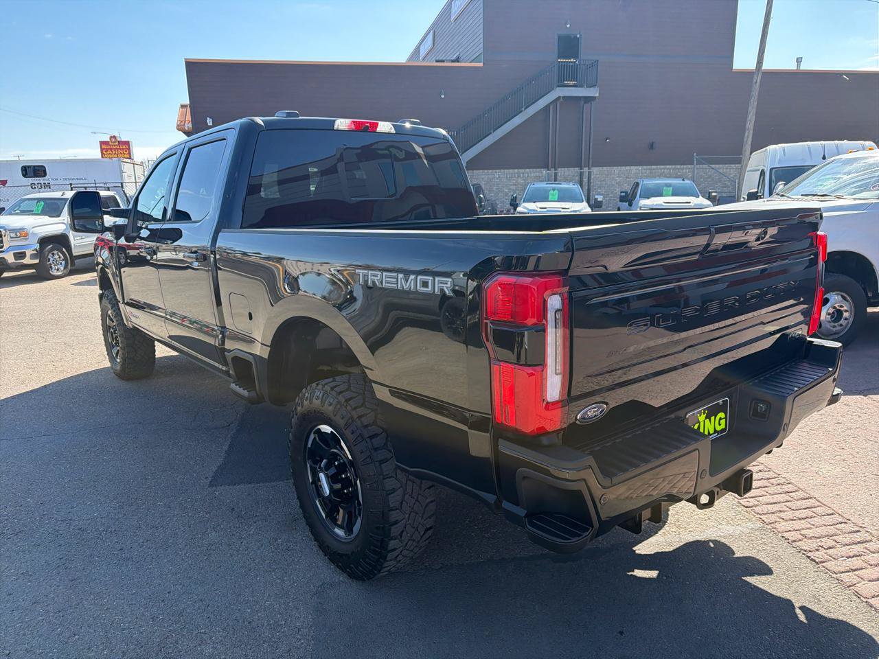 Used 2026 Ford F350 Platinum w/ Tremor Off-Road Package AWD/4WD image 4