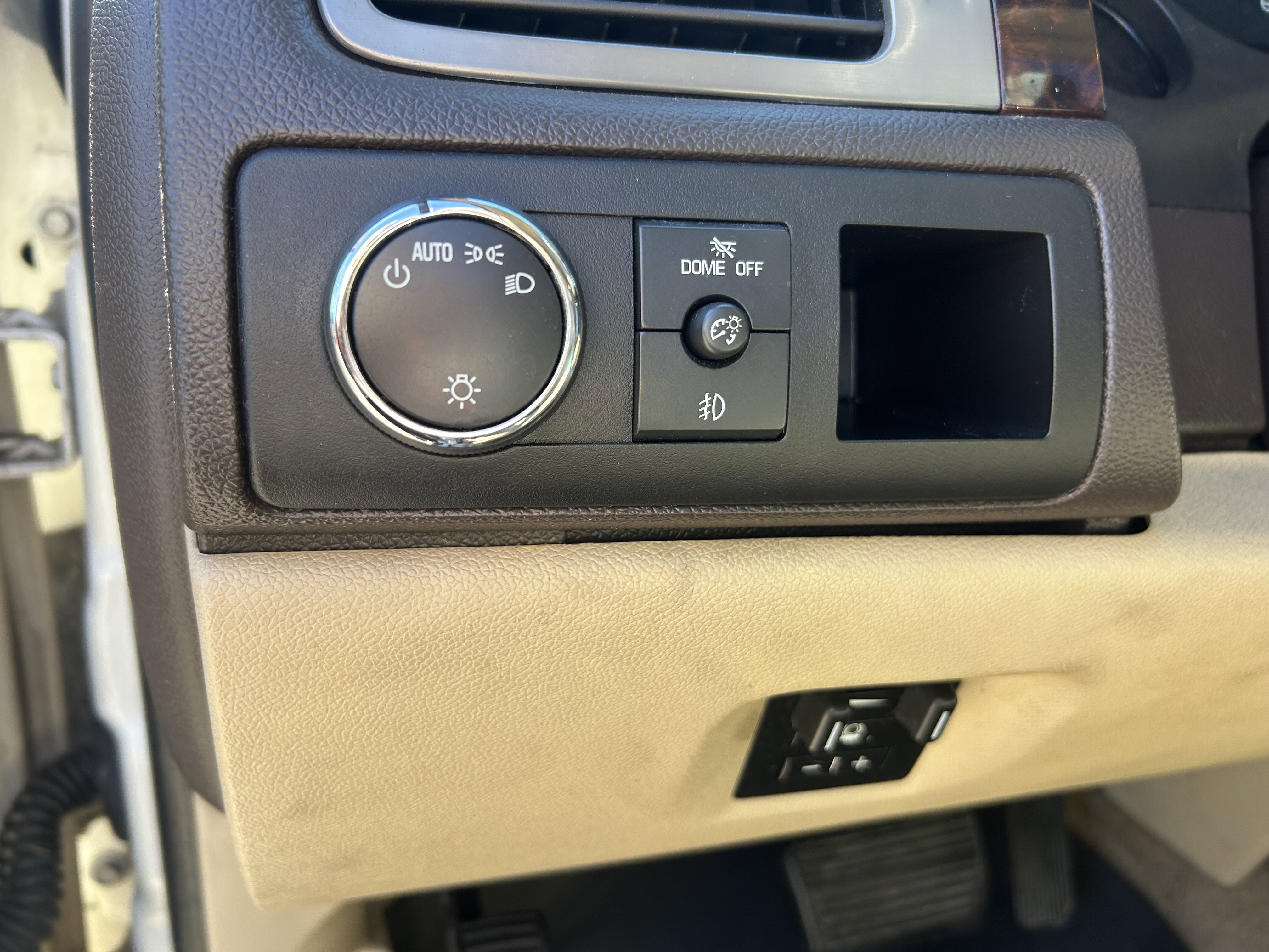 Used 2013 GMC Yukon XL Denali image 19