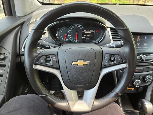 Used 2020 Chevrolet Trax LT w/ Sun & Sound Package AWD/4WD image 23