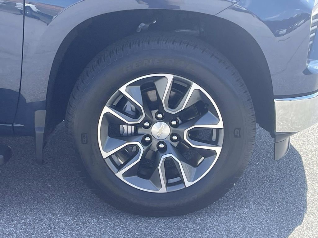 Used 2022 Chevrolet Silverado 1500 LT RWD image 10