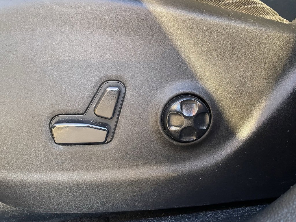 Used 2020 Jeep Cherokee Latitude Plus image 11