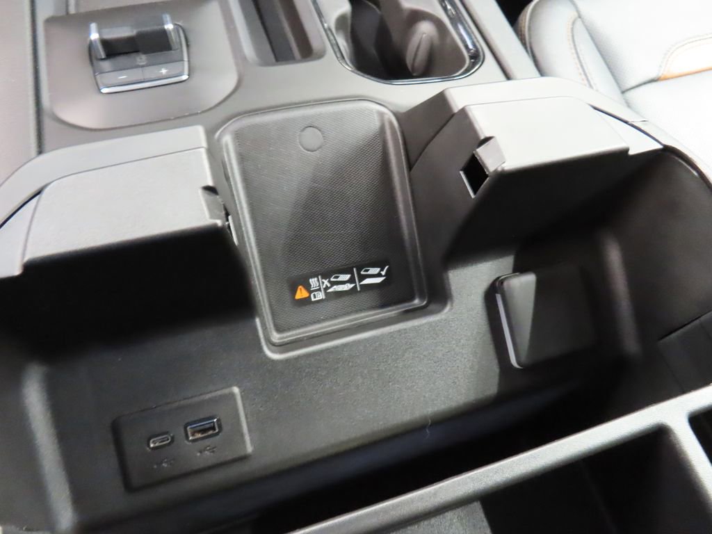 Used 2024 GMC Sierra 2500 AT4 w/ Technology Package AWD/4WD image 73