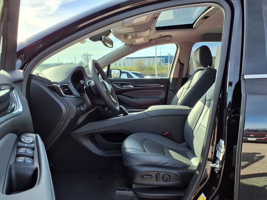 Used 2020 Buick Enclave Essence image 23