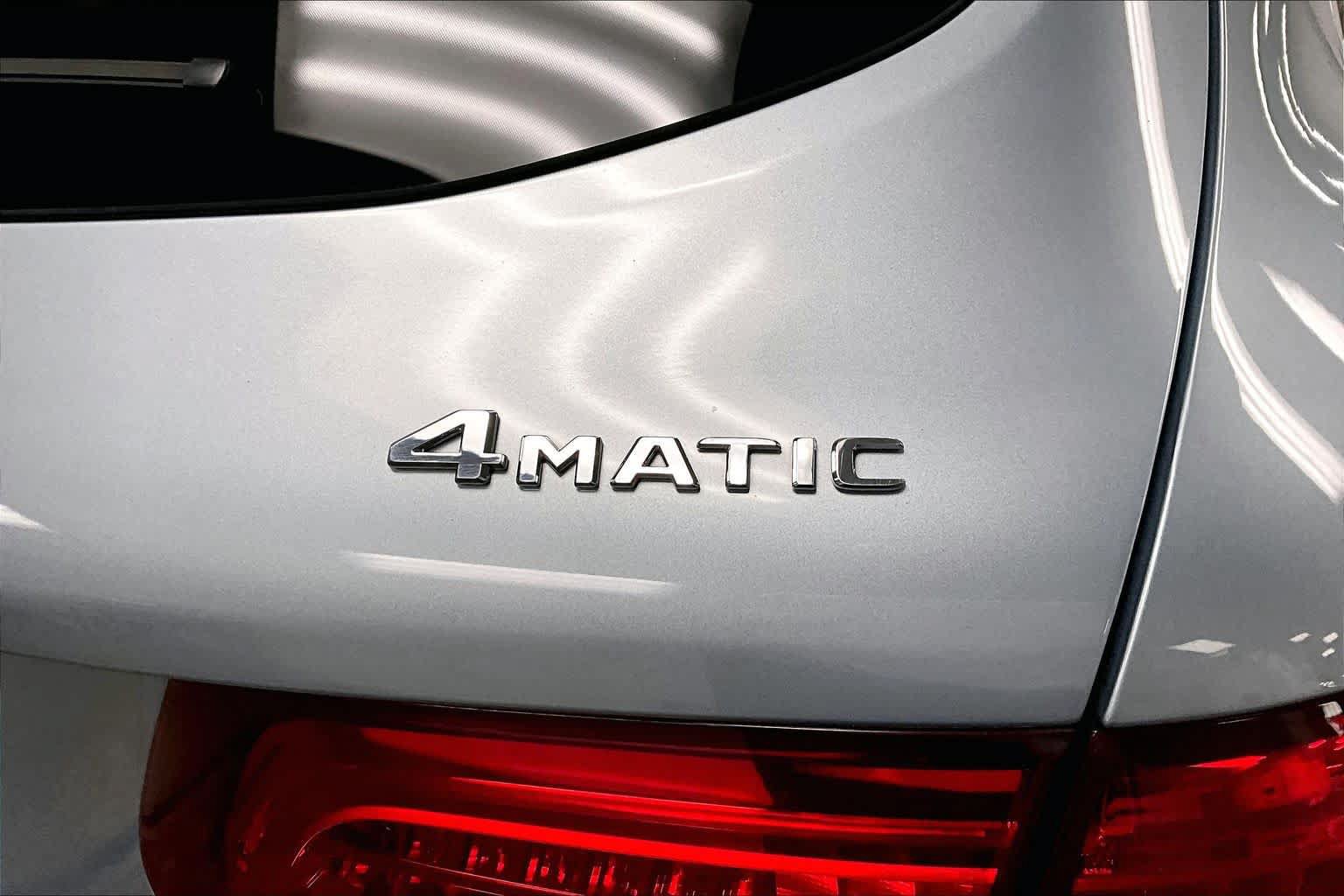 Used 2018 Mercedes-Benz GLC 300 4MATIC image 10
