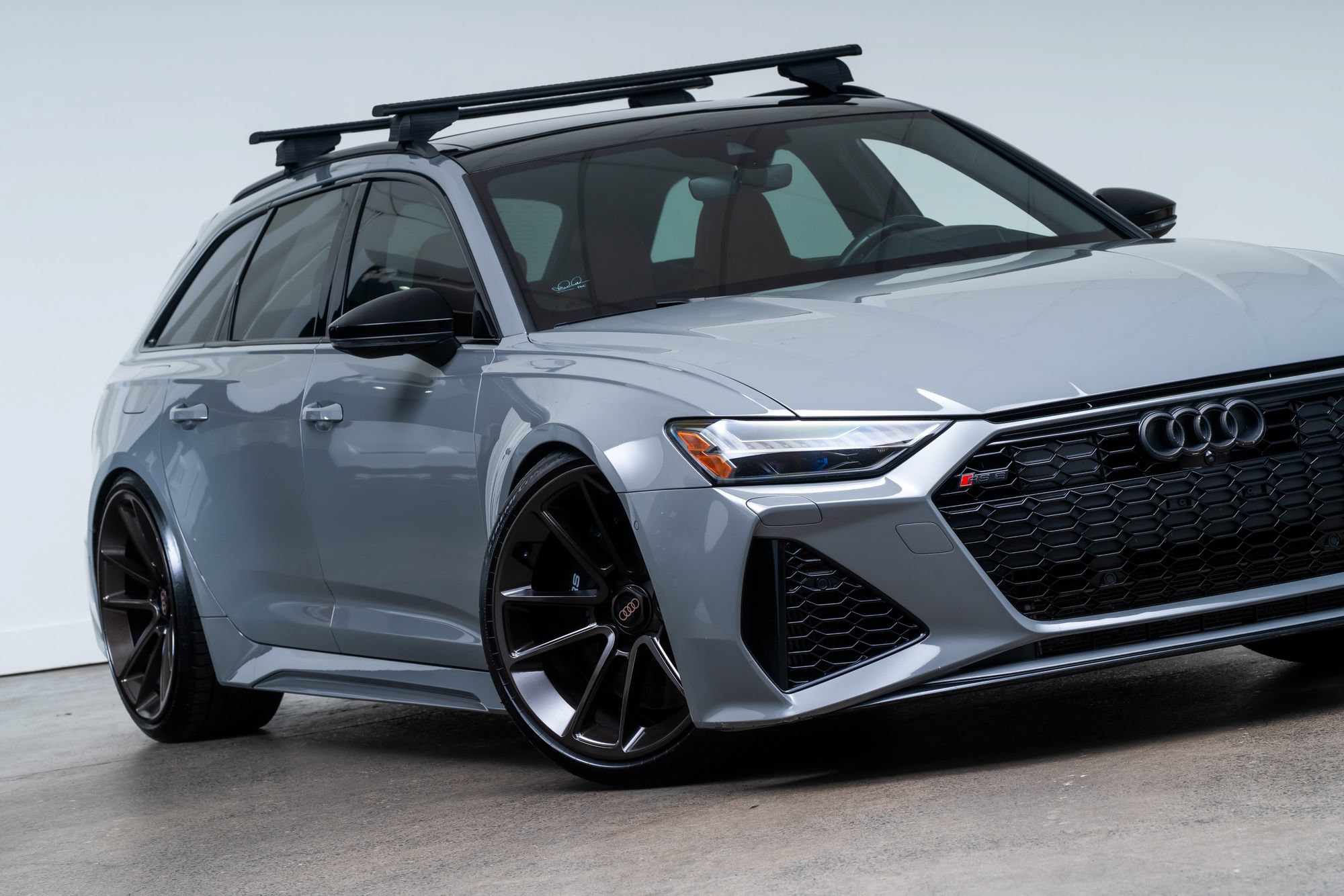 Used 2021 Audi RS 6 AWD/4WD image 2