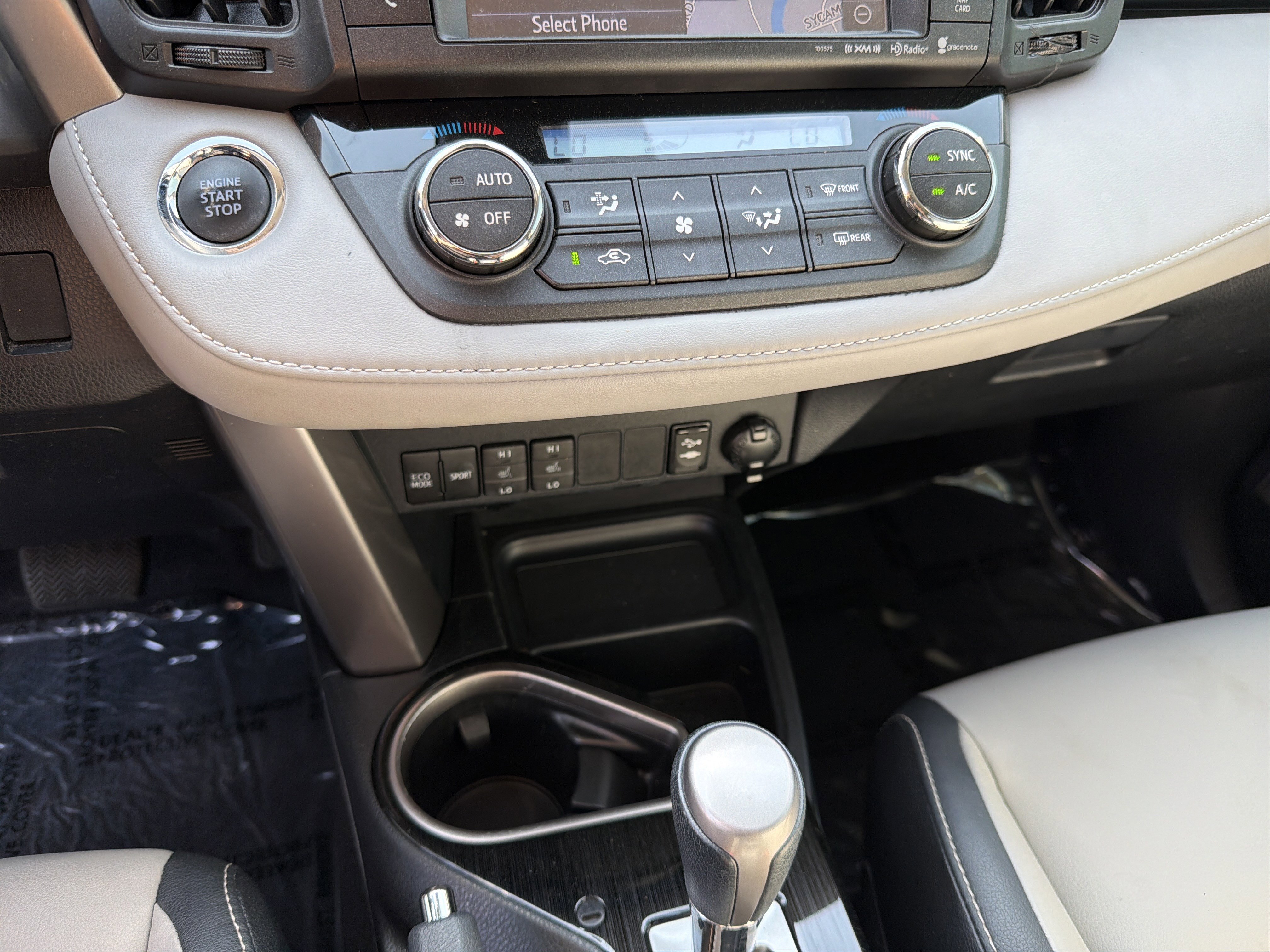 Used 2018 Toyota RAV4 Limited image 31