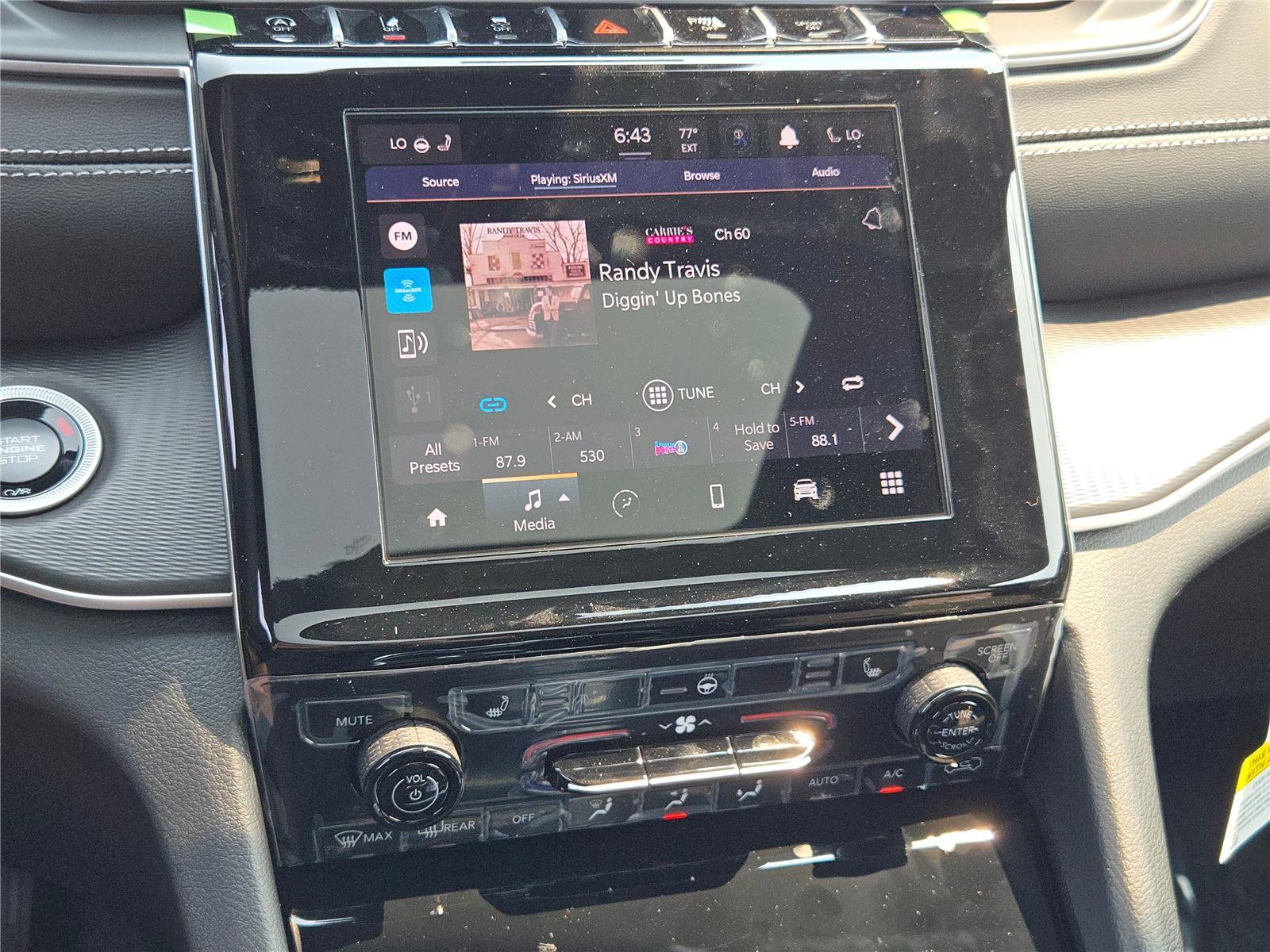 New 2025 Jeep Grand Cherokee Altitude image 30