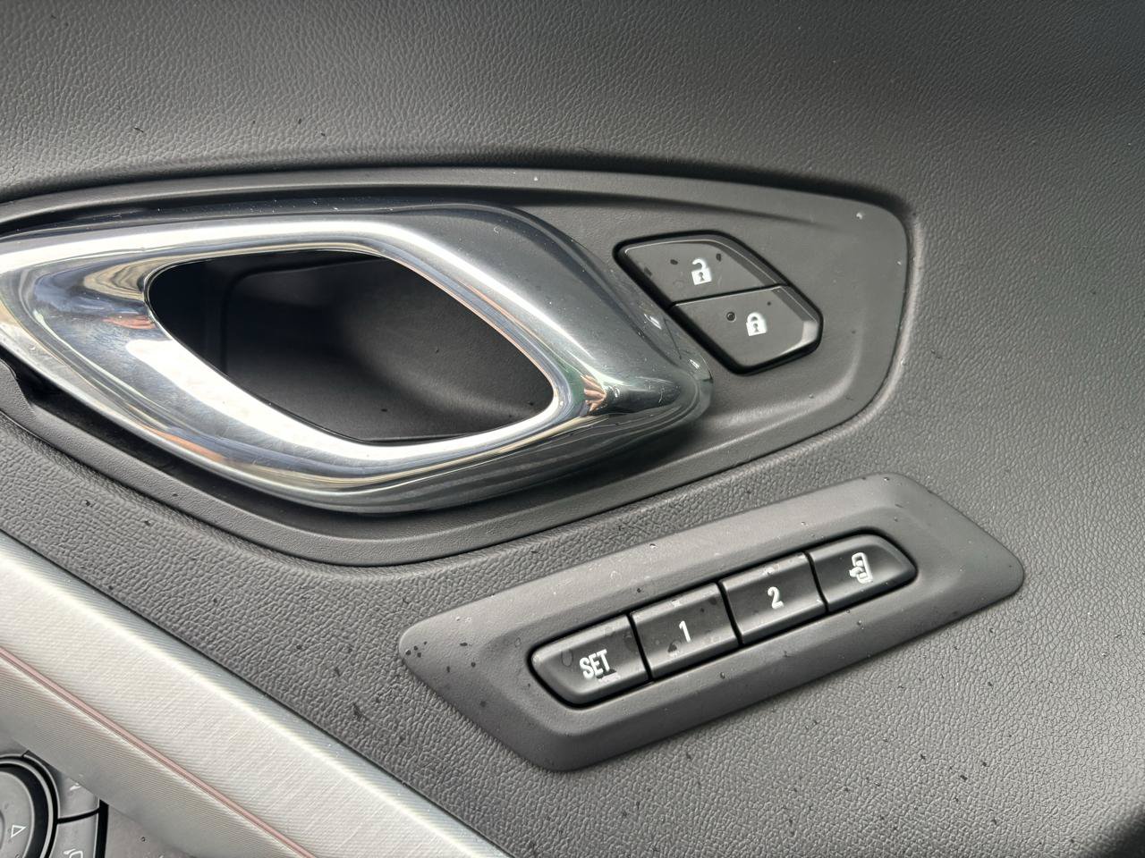 Used 2017 Chevrolet Camaro LT RWD image 21