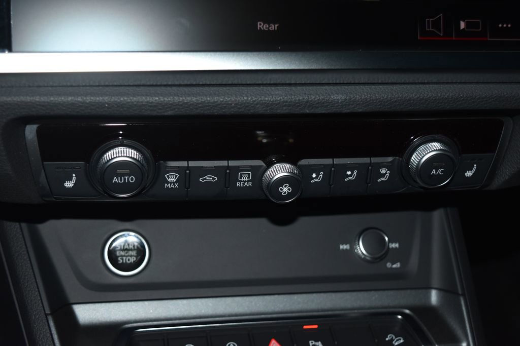 Certified 2025 Audi Q3 2.0T Premium w/ Convenience Package image 12