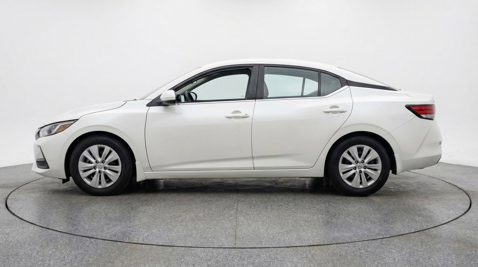 Used 2025 Nissan Sentra S image 5