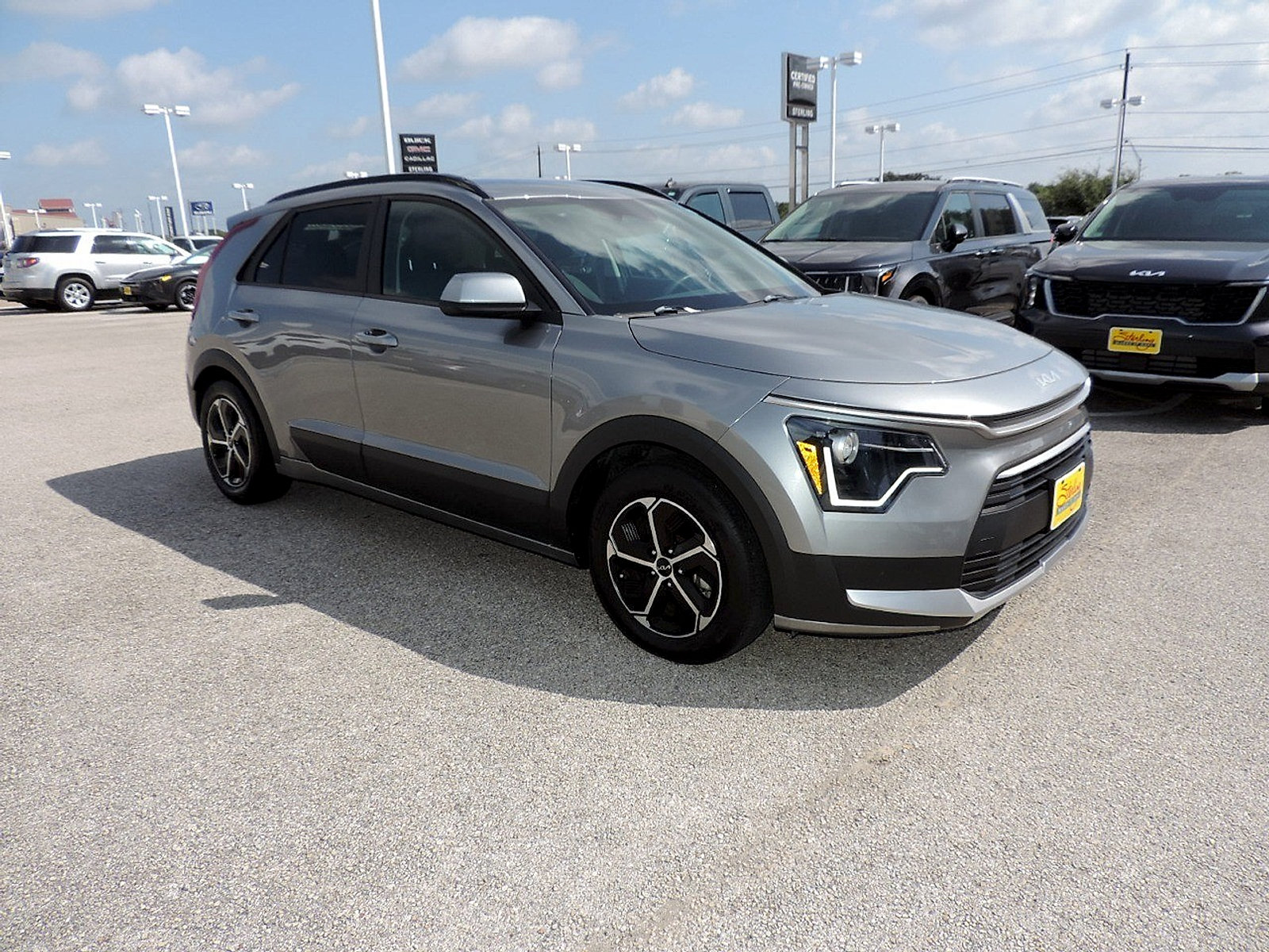 Used 2024 Kia Niro LX FWD image 3