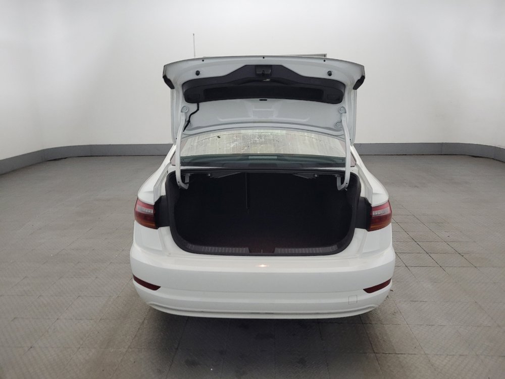 Used 2019 Volkswagen Jetta SE w/ Cold Weather Package FWD image 29