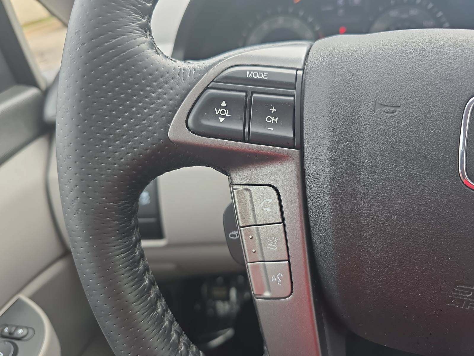 Used 2014 Honda Odyssey EX-L image 19