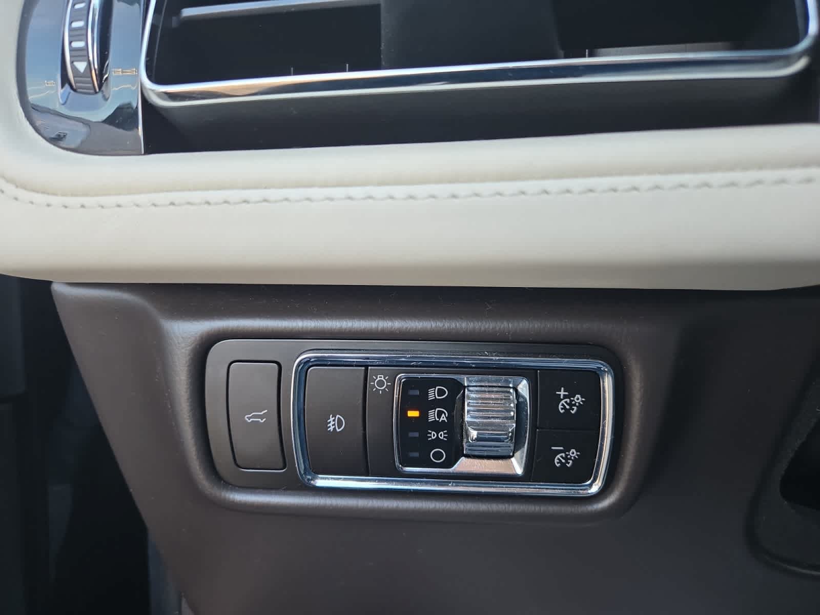 Used 2023 Lincoln Aviator Black Label w/ Dynamic Handling Package AWD/4WD image 25