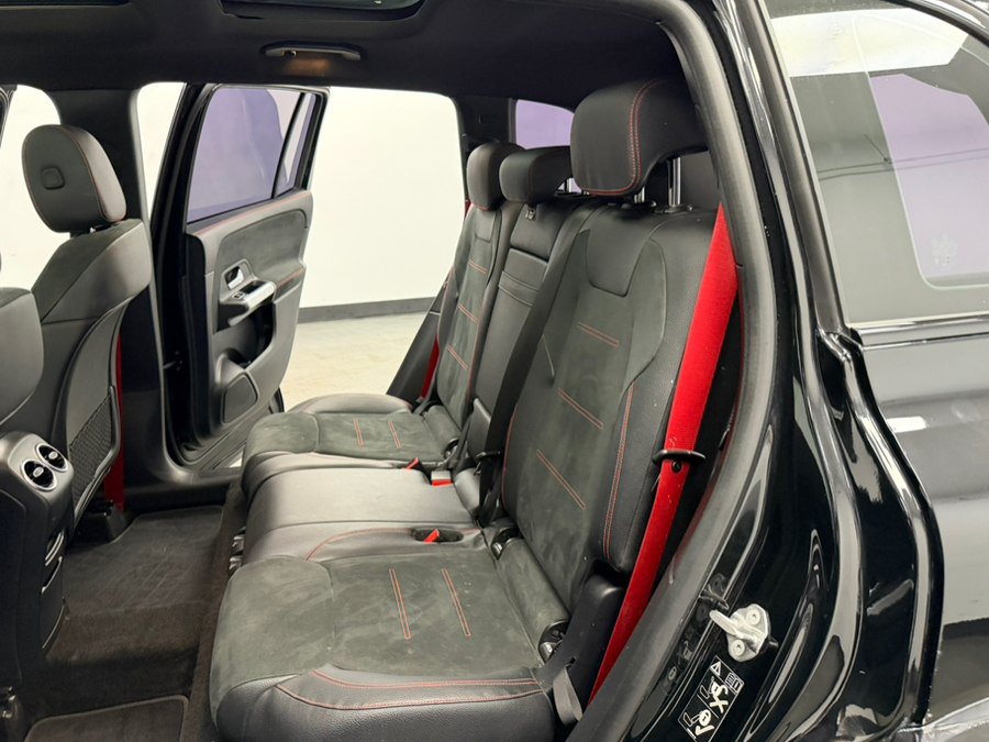 Used 2022 Mercedes-Benz GLB 35 AMG 4MATIC image 40