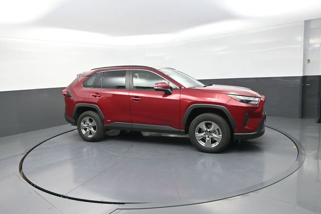 Used 2025 Toyota RAV4 XLE AWD/4WD image 18