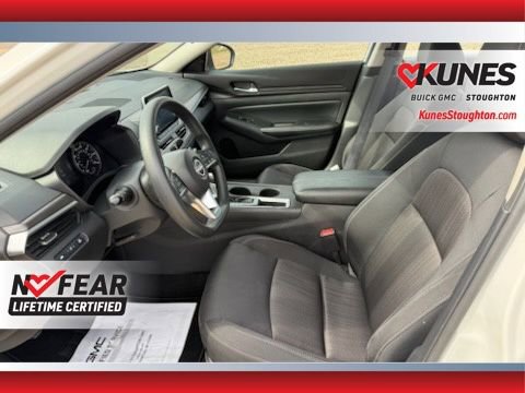 Used 2025 Nissan Altima 2.5 SV FWD image 18