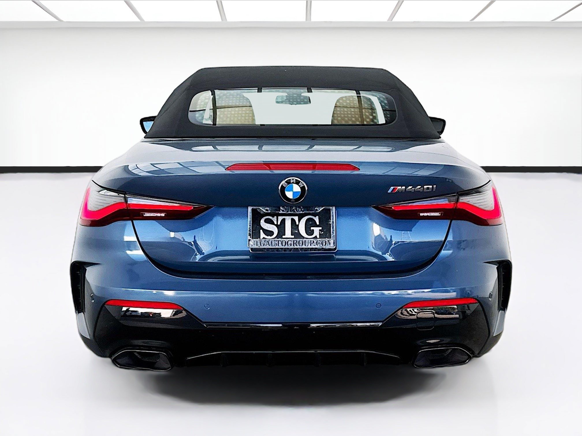 Used 2024 BMW M440i Convertible w/ Parking Assistance Package RWD image 5