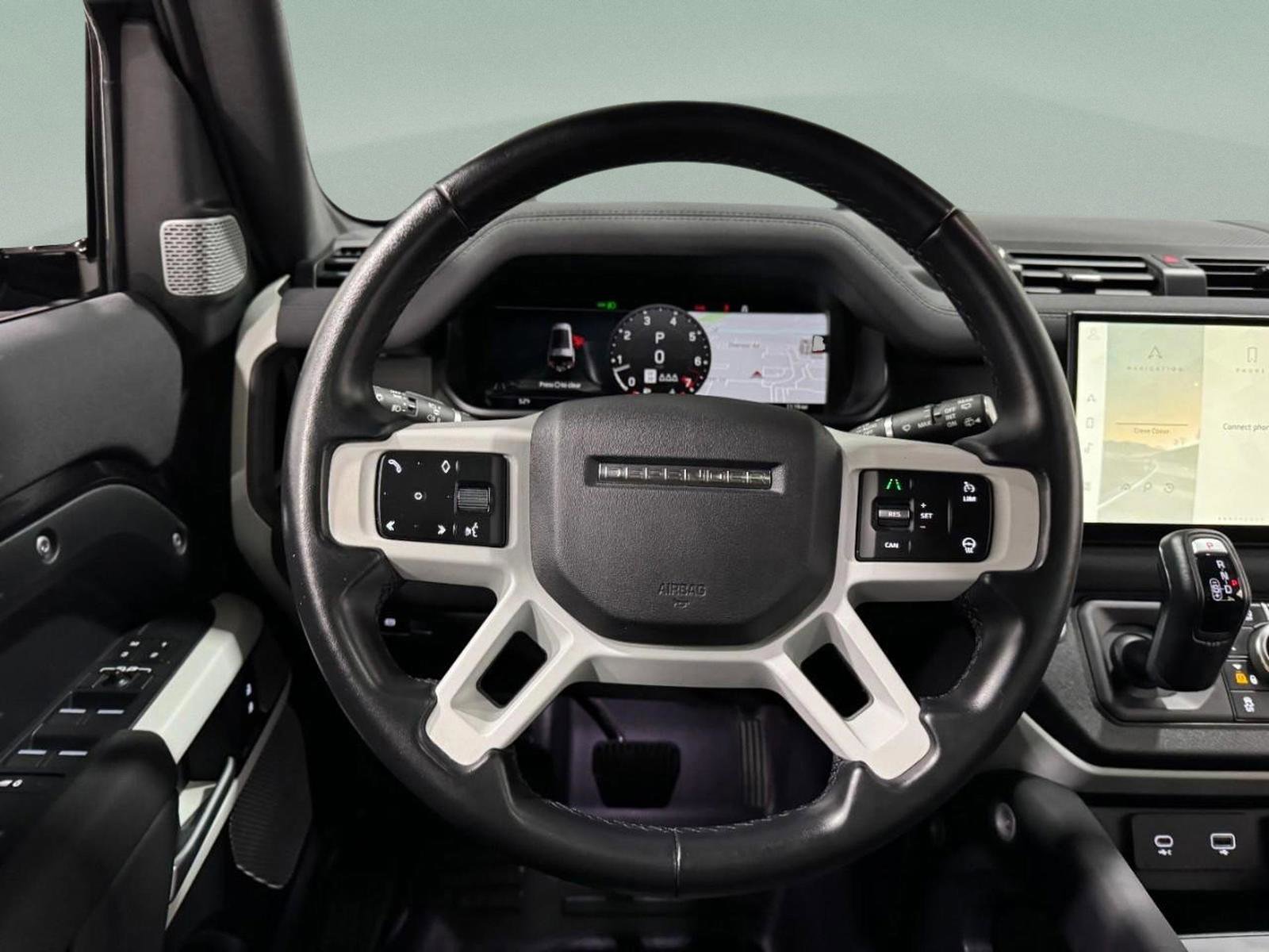 Used 2023 Land Rover Defender 130 SE image 11