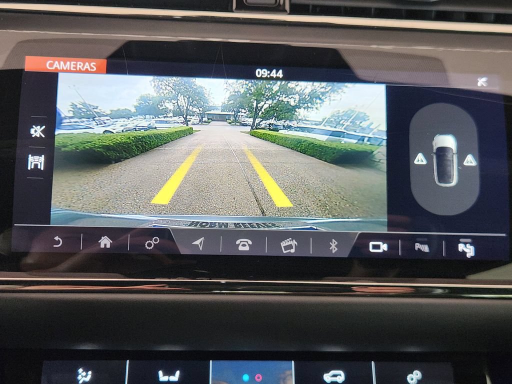 Used 2020 Land Rover Range Rover Evoque R-Dynamic SE AWD/4WD image 17