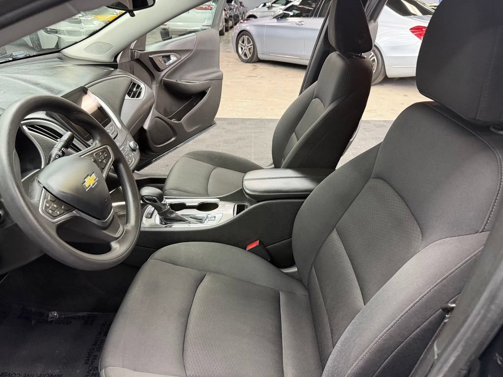 Used 2022 Chevrolet Malibu LT FWD image 33