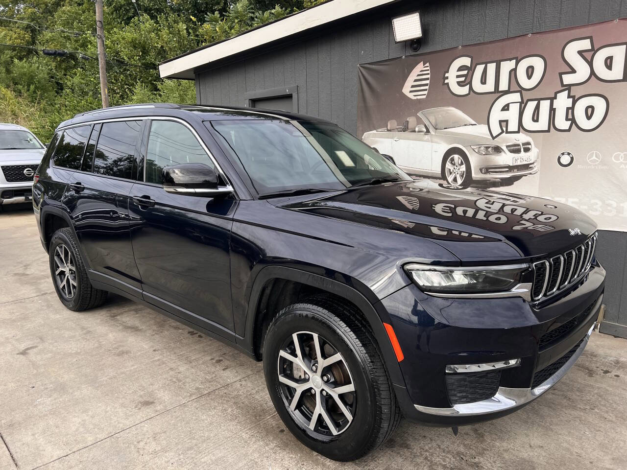 Used 2024 Jeep Grand Cherokee L Limited image 10