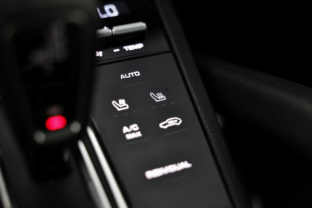 Certified 2020 Porsche Cayenne image 39