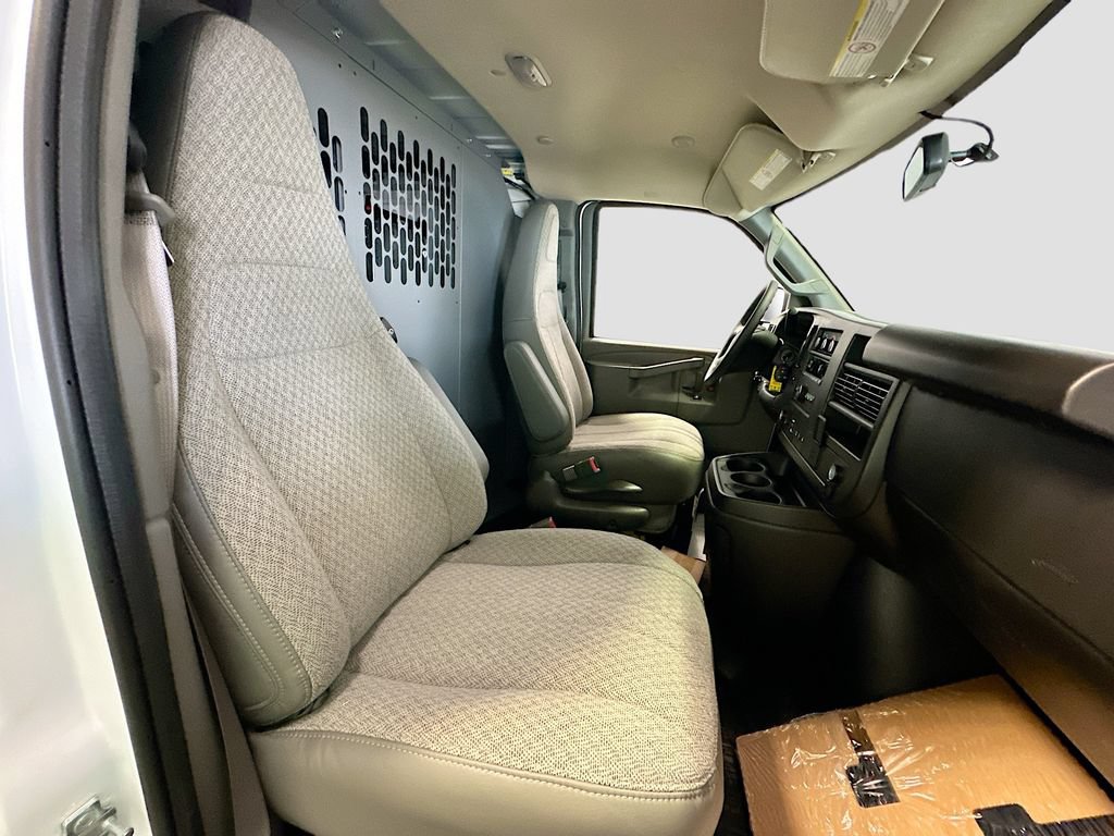 New 2025 Chevrolet Express 2500 w/ Driver Convenience Package RWD image 26