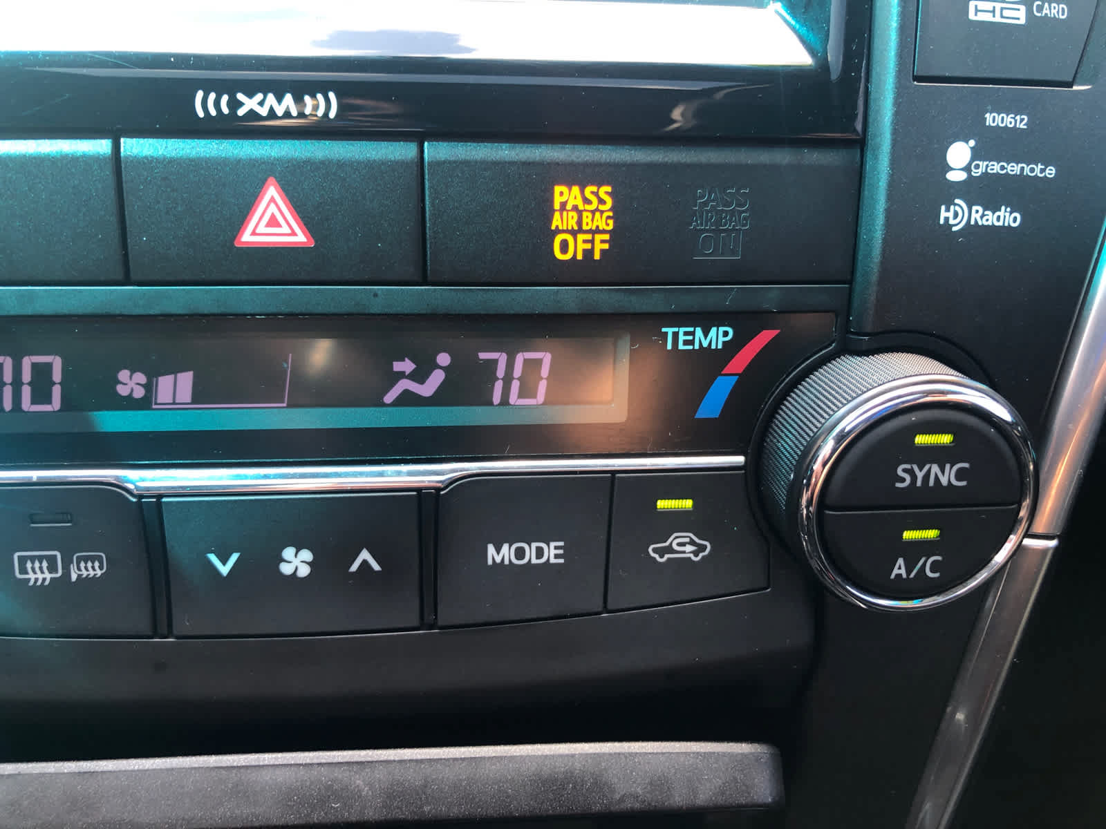 Used 2017 Toyota Camry XLE FWD image 13